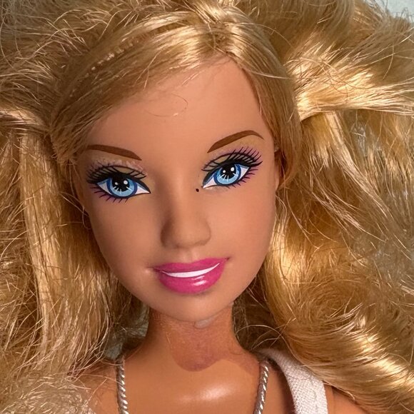 Mattel 2009 Barbie Video Girl Doll 2005 Head Handmade Dress Articulated - Picture 2 of 6